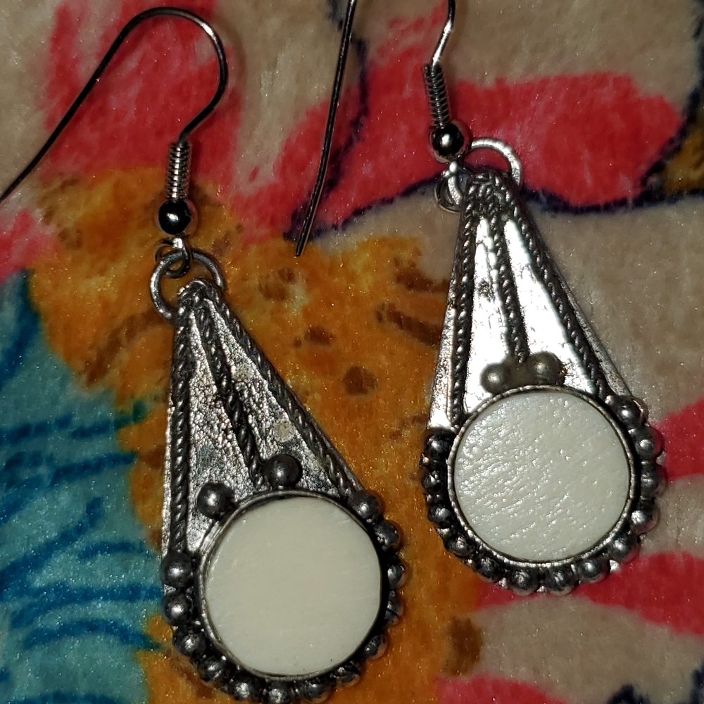 Silver w/ white stone earrings - Picture 6 of 11